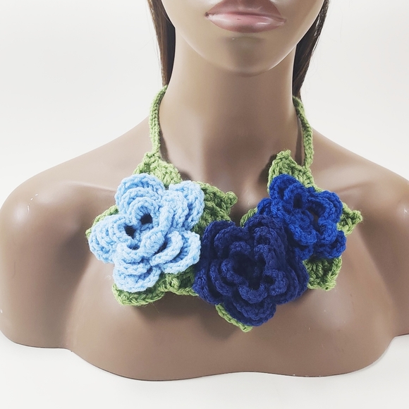 🌺Blue Spring Flowered Necklace🌺 - Picture 1 of 3